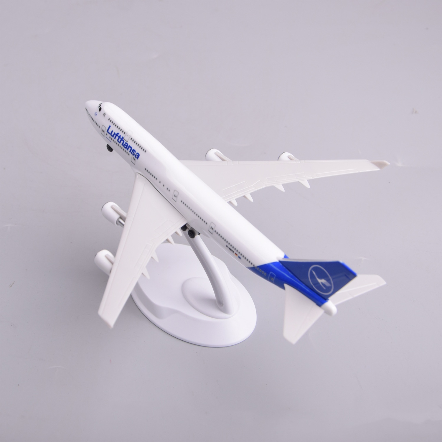 Maßstabsgetreues Flugzeugmodel – Model Airplane Plastic Bewertung und Preis