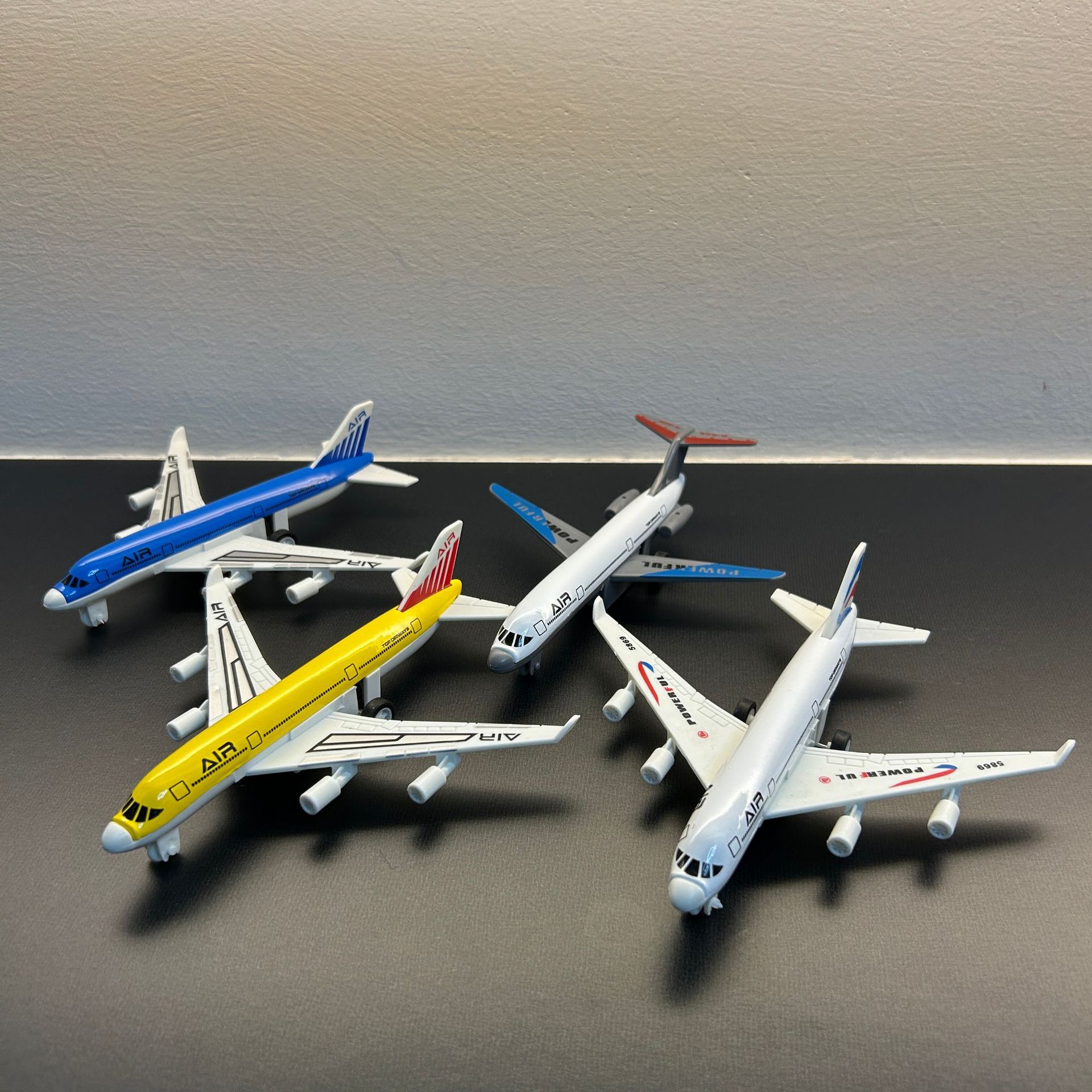 Miniatur-Flugzeugmodell Kinder – Model Airplane Plastic Bewertung und Preis